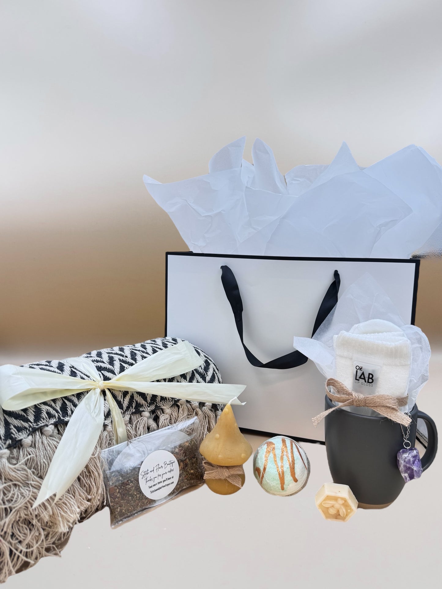 ✨ The Ultimate Cozy Gift Set – Luxury Blanket, Candle, Tea & More ✨