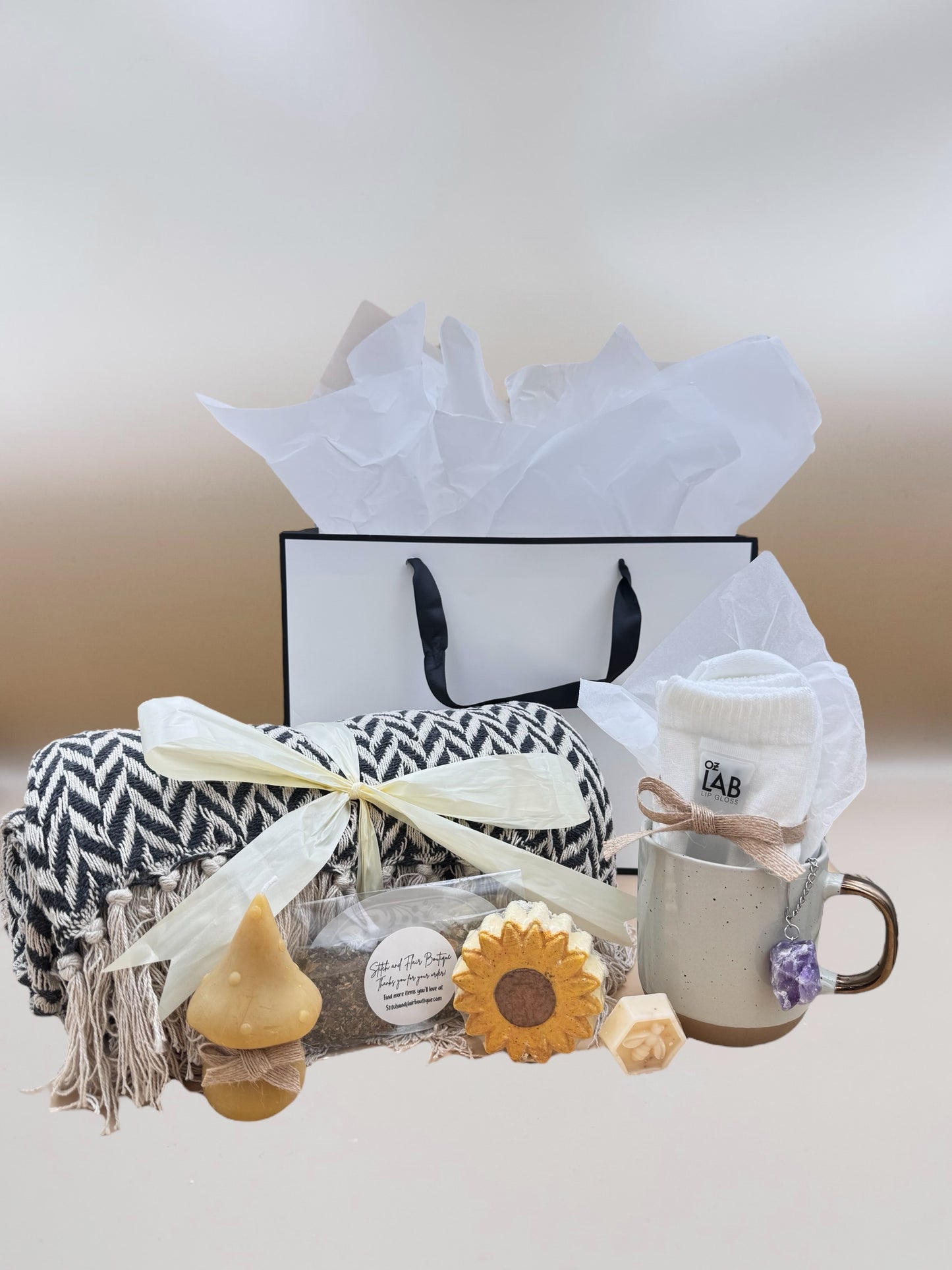 ✨ The Ultimate Cozy Gift Set – Luxury Blanket, Candle, Tea & More ✨