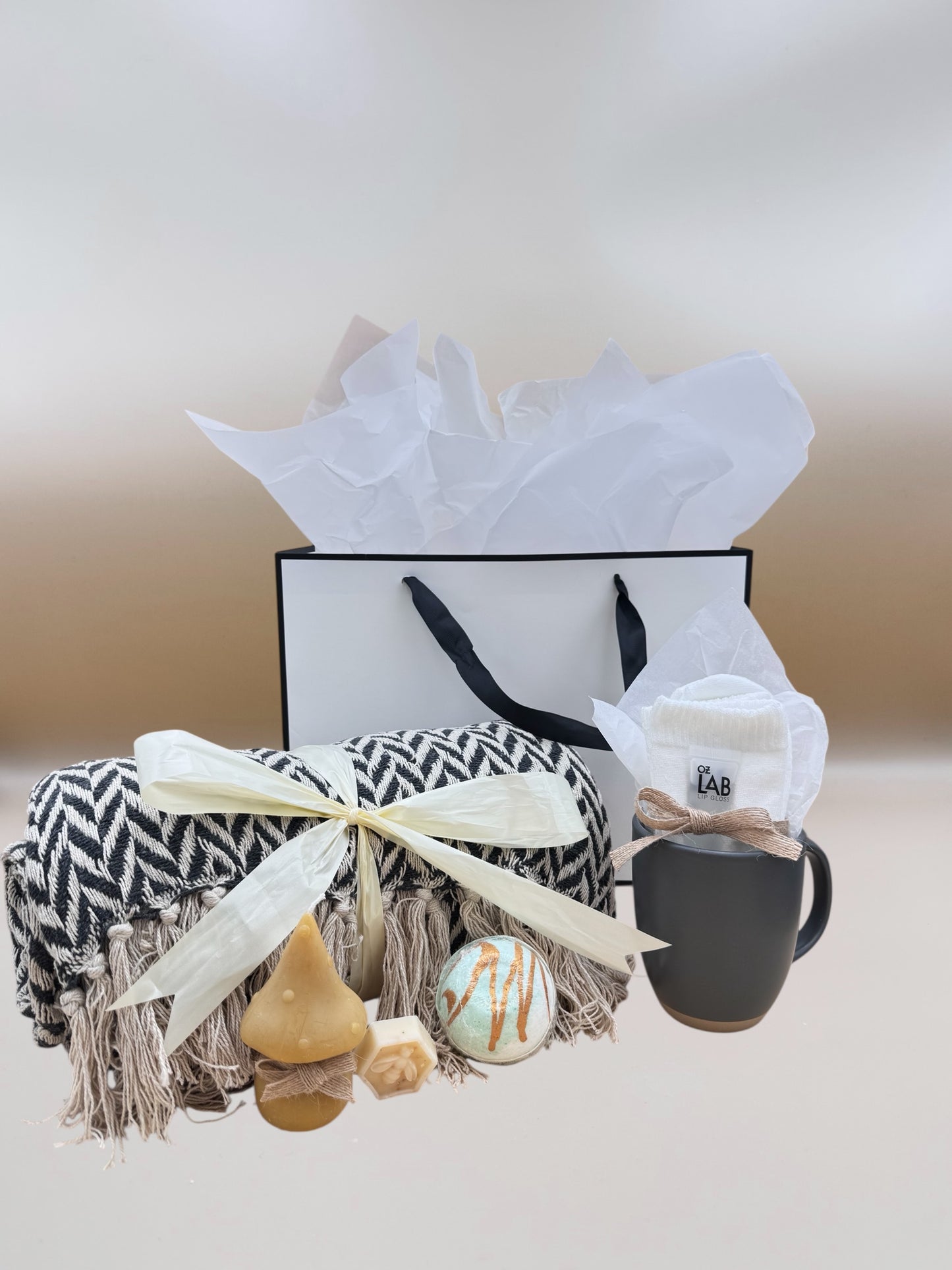 ✨ The Ultimate Cozy Gift Set – Luxury Blanket, Candle, Tea & More ✨