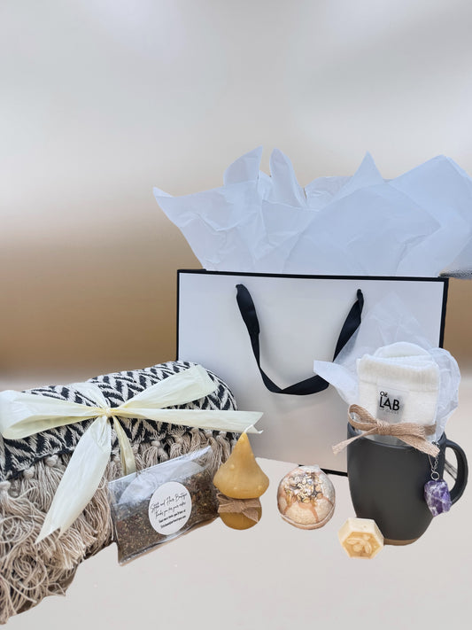✨ The Ultimate Cozy Gift Set – Luxury Blanket, Candle, Tea & More ✨