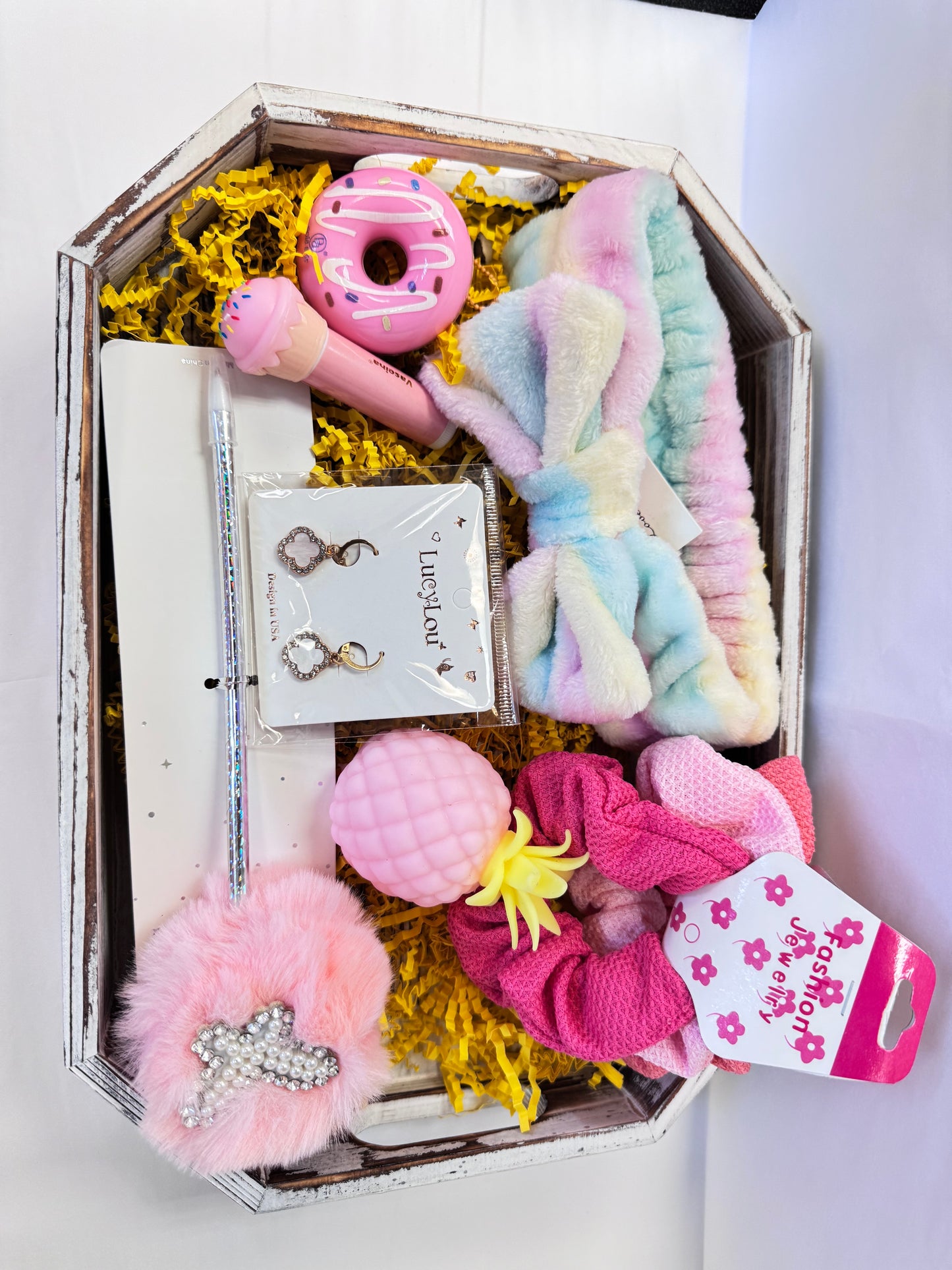 Sweet & Sparkly Girl's Gift Basket – Adorable Accessories & Fun Surprises!