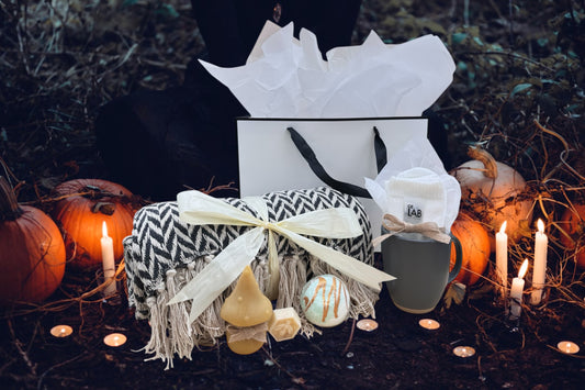✨ The Ultimate Cozy Gift Set – Luxury Blanket, Candle, Tea & More ✨